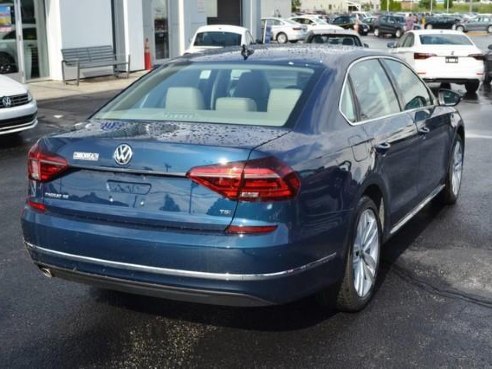 2018 Volkswagen Passat 2.0T SE w/Technology Tourmaline Blue Metallic, Lawrence, MA