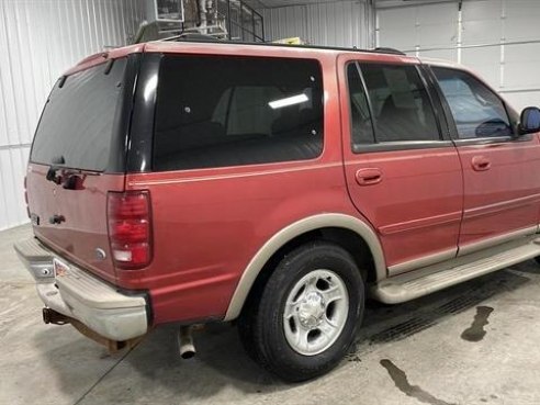 2001 Ford Expedition Eddie Bauer Sport Utility 4D Red, Sioux Falls, SD