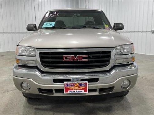 2005 GMC Sierra 1500 SLE Pickup 4D 6 1-2 ft Silver, Sioux Falls, SD