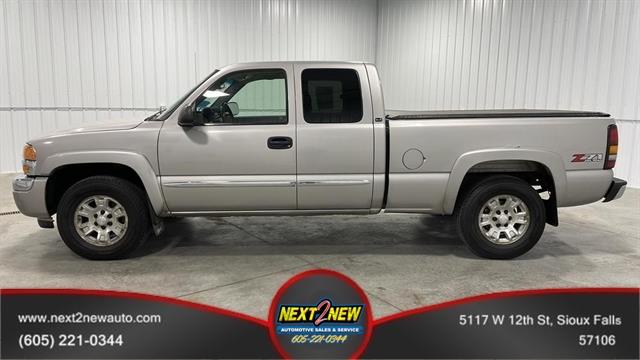 2005 GMC Sierra 1500 SLE Pickup 4D 6 1-2 ft Silver, Sioux Falls, SD