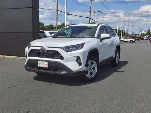 2021 Toyota RAV4 XLE Super White, Lynnfield, MA