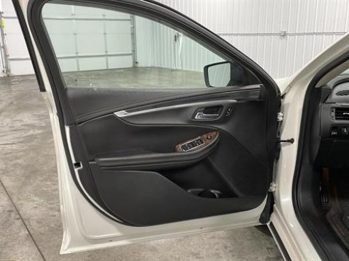 2014 Chevrolet Impala LT Sedan 4D White, Sioux Falls, SD