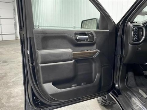 2021 Chevrolet Silverado 1500 LT Pickup 4D 5 3-4 ft Black, Sioux Falls, SD