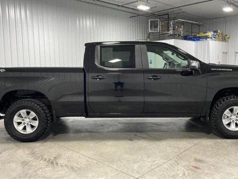 2021 Chevrolet Silverado 1500 LT Pickup 4D 5 3-4 ft Black, Sioux Falls, SD