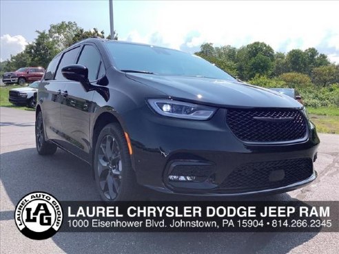 2024 Chrysler Pacifica Touring L , Johnstown, PA