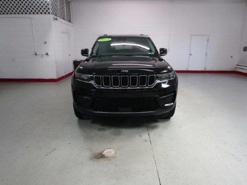 2023 Jeep Grand Cherokee Laredo Diamond Black Crystal Pearlcoat, Beaverdale, PA