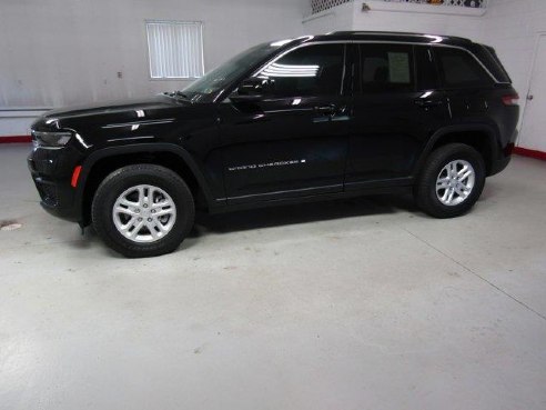 2023 Jeep Grand Cherokee Laredo Diamond Black Crystal Pearlcoat, Beaverdale, PA