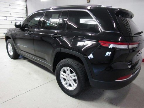 2023 Jeep Grand Cherokee Laredo Diamond Black Crystal Pearlcoat, Beaverdale, PA