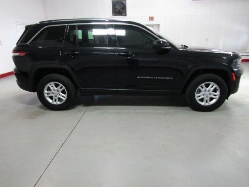 2023 Jeep Grand Cherokee Laredo Diamond Black Crystal Pearlcoat, Beaverdale, PA