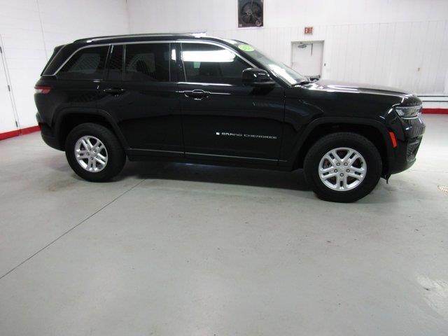 2023 Jeep Grand Cherokee Laredo Diamond Black Crystal Pearlcoat, Beaverdale, PA