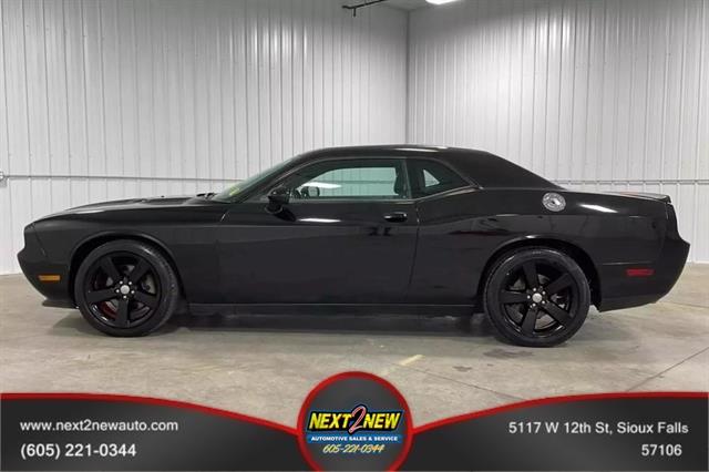 2013 Dodge Challenger SXT Coupe 2D Black, Sioux Falls, SD