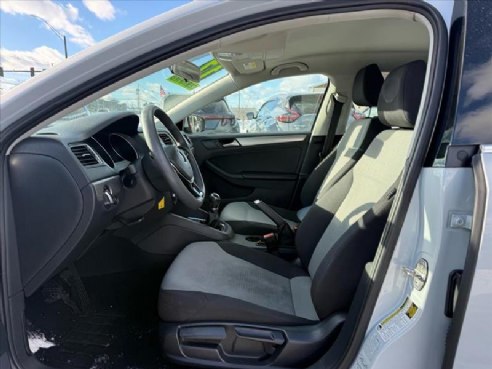 2017 Volkswagen Jetta 1.4T S Silver, Concord, NH