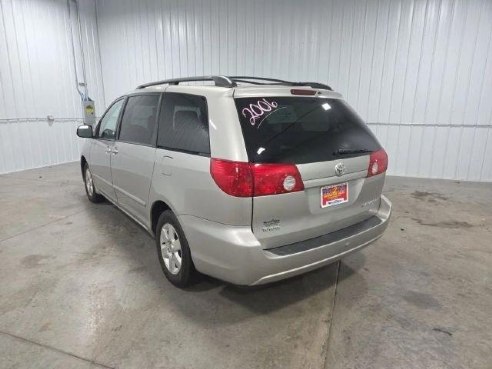 2006 Toyota Sienna LE Minivan 4D Silver, Sioux Falls, SD