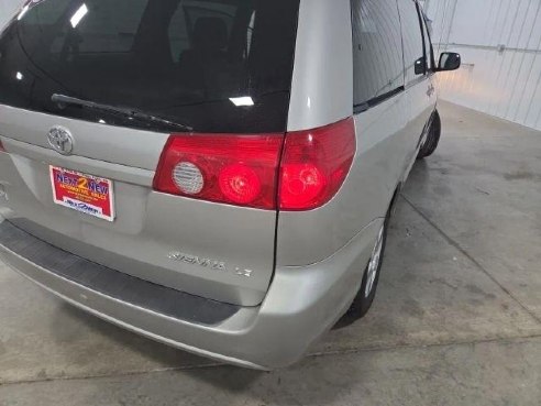2006 Toyota Sienna LE Minivan 4D Silver, Sioux Falls, SD