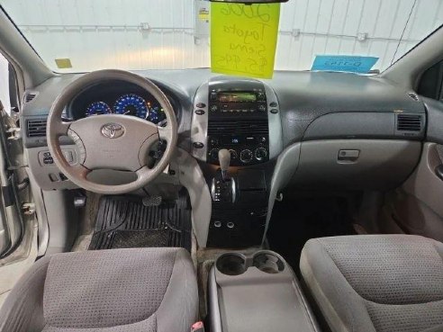 2006 Toyota Sienna LE Minivan 4D Silver, Sioux Falls, SD