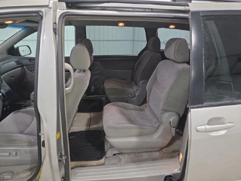 2006 Toyota Sienna LE Minivan 4D Silver, Sioux Falls, SD