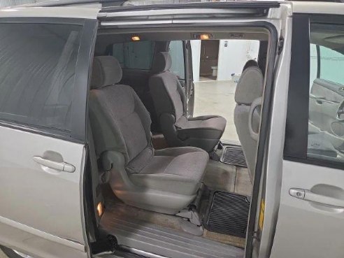 2006 Toyota Sienna LE Minivan 4D Silver, Sioux Falls, SD