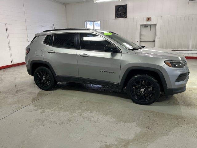 2023 Jeep Compass Latitude Lux Billet Silver Metallic Clearcoat, Beaverdale, PA